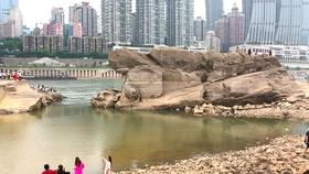 央视发声，统一手机充电接口标准，苹果手机该怎么办？游戏画面