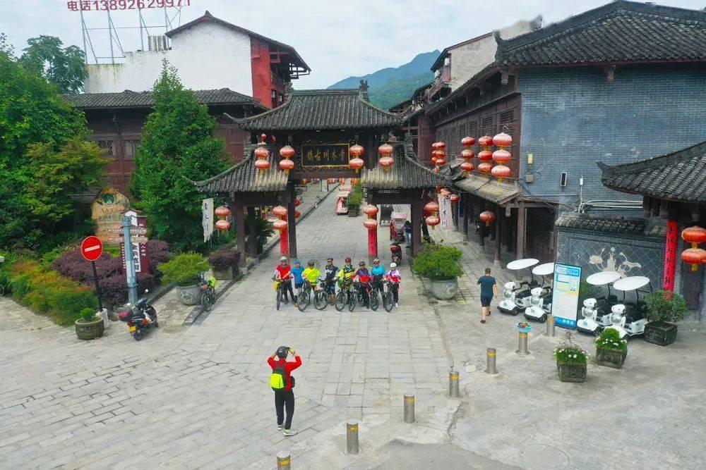 跳动的圆球
